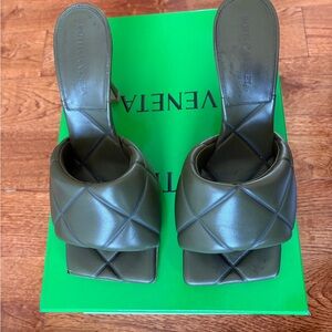 Bottega Veneta Women's Green Quilted Sandals